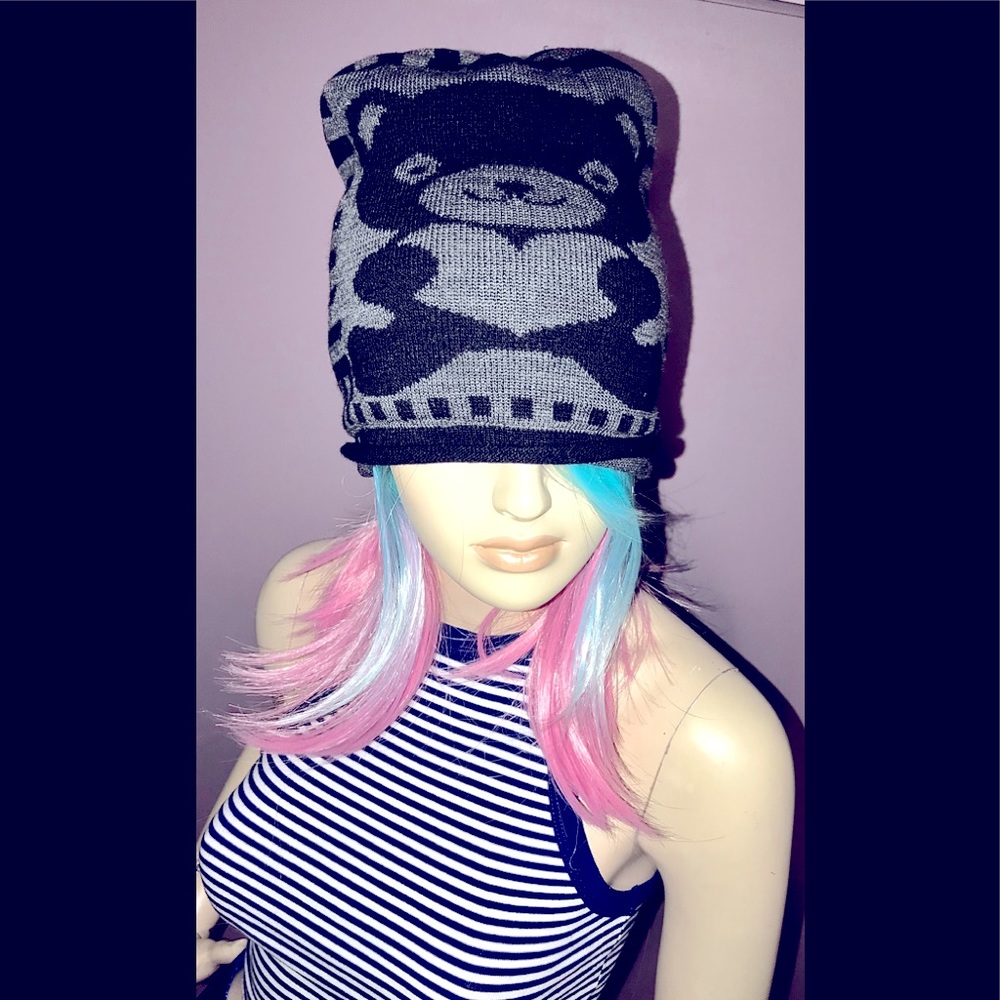 Black & charcoal striped beanie w/ bear! (OS)